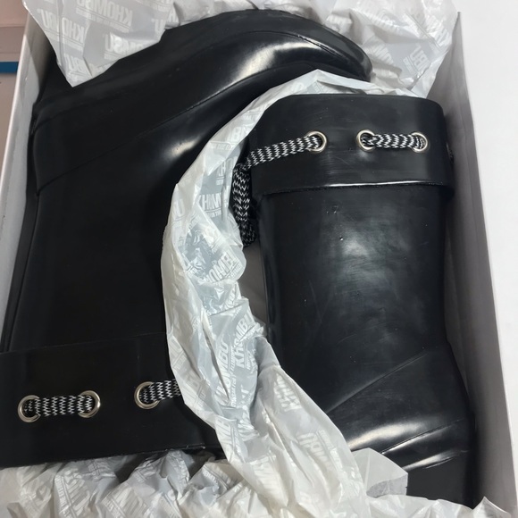 Khombu Lacey Black Rubber Wedge Heel Rain Boots Size 9 NIB - Picture 8 of 12